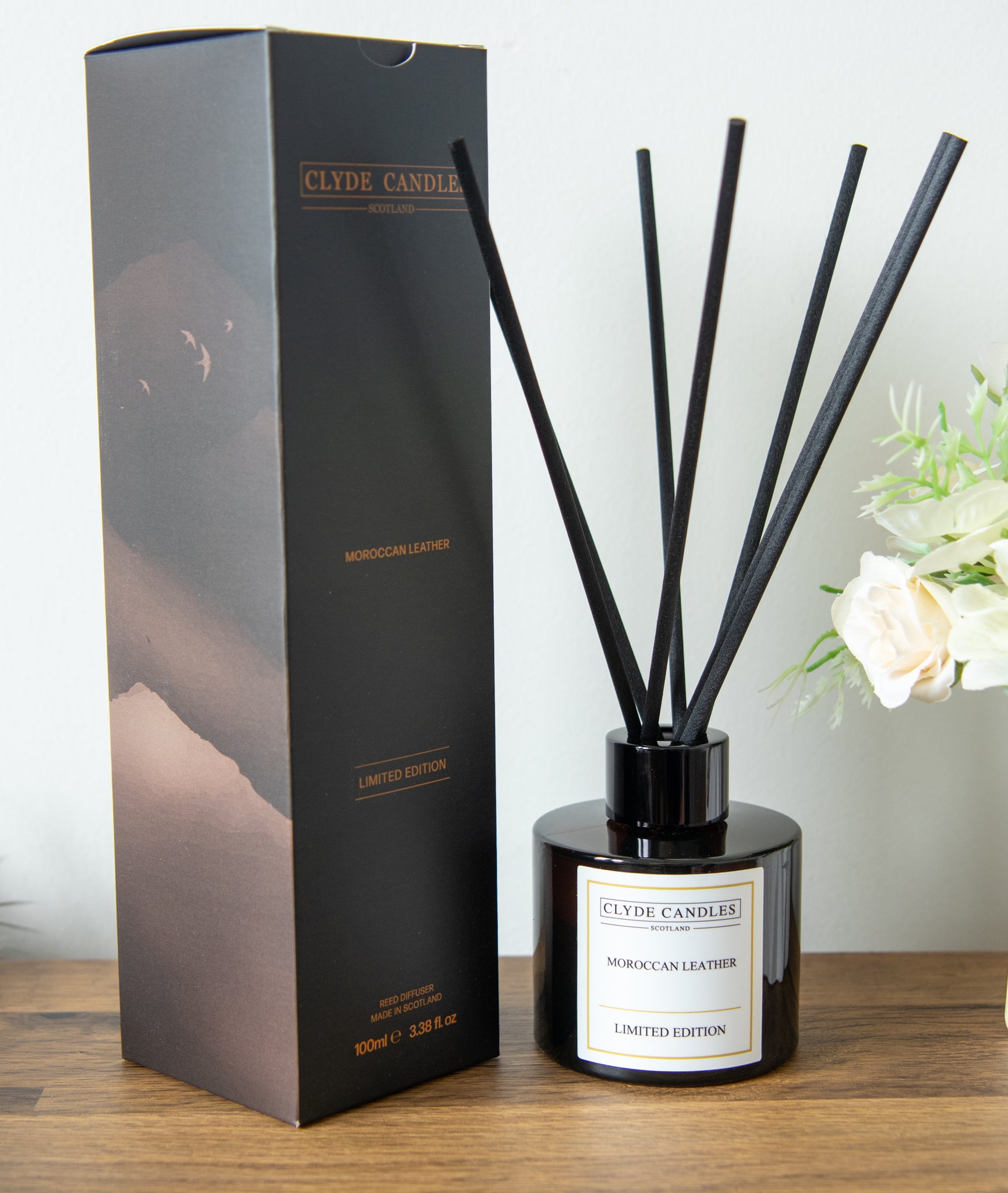Moroccan Leather Reed Diffuser - Clyde Candles, Luxury Diffuser Oil with a Set of 7 Fibre Sticks, 100ml, Best Aroma Scent for Home, Kitchen, Living Room, Bathroom. Fragrance Diffusers set with sticks